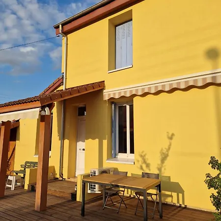 Privee Avec Jardin Privatunterkunft